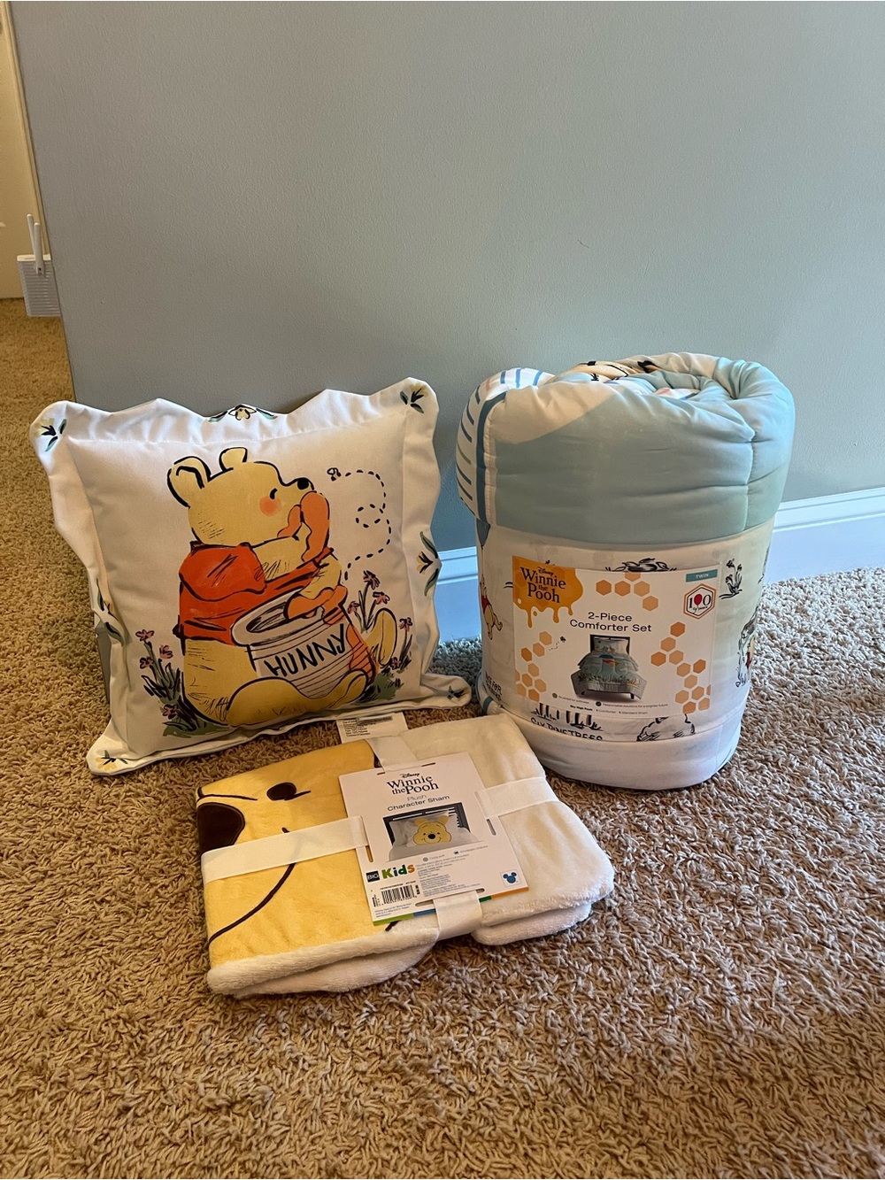 Disney Winnie the Pooh 2-Piece Comforter Set with Pooh Accent Pillow